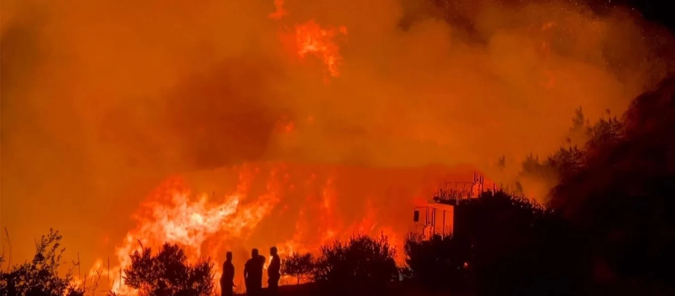 Μεγάλη φωτιά στην Αρχαία Ολυμπία- Καίγονται σπίτια - Πληροφορίες για εγκλωβισμένους (upd4)